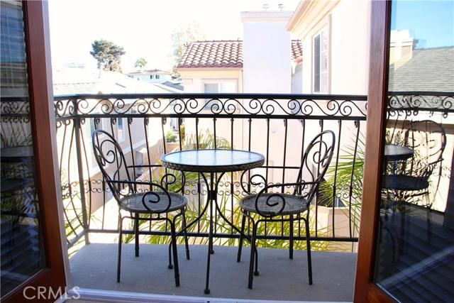 1917 CURTIS Avenue, Redondo Beach, California 90278, 4 Bedrooms Bedrooms, ,2 BathroomsBathrooms,Residential,Sold,CURTIS,SB16181957