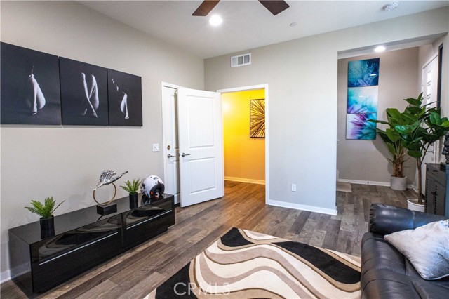 Detail Gallery Image 12 of 28 For 5786 Acacia Ln, Lakewood,  CA 90712 - 3 Beds | 2/2 Baths