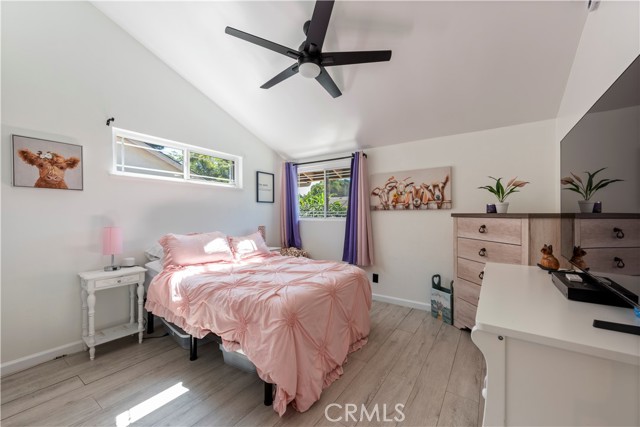 20722 Keswick Street, Winnetka CA: https://media.crmls.org/medias/a67d1d3c-e196-4900-a36e-253e8ba5e498.jpg