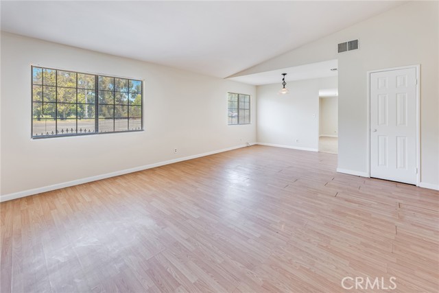 Detail Gallery Image 5 of 15 For 5546 Mclennan, Encino,  CA 91436 - 3 Beds | 2 Baths