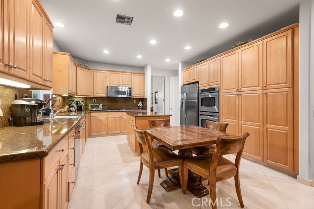 Detail Gallery Image 11 of 41 For 20769 Lugano, Porter Ranch,  CA 91326 - 3 Beds | 2 Baths