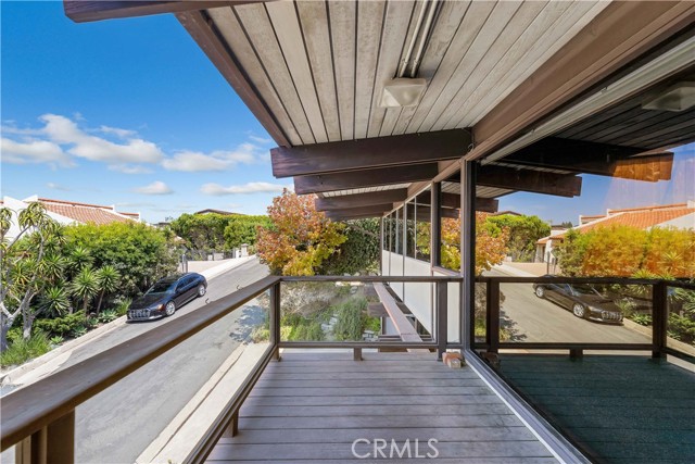 Detail Gallery Image 12 of 55 For 1969 San Remo Dr, Laguna Beach,  CA 92651 - 4 Beds | 3 Baths