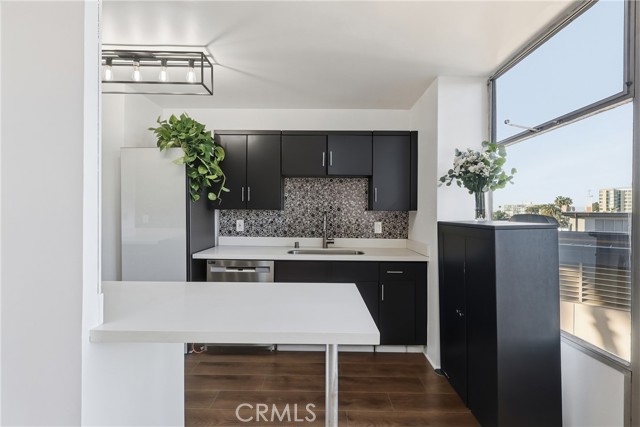 Detail Gallery Image 2 of 20 For 100 Atlantic Ave #405,  Long Beach,  CA 90802 - 2 Beds | 1 Baths