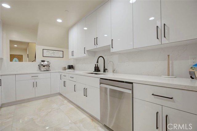 Detail Gallery Image 24 of 34 For 3974 Pennsylvania #112,  La Crescenta,  CA 91214 - 3 Beds | 3 Baths