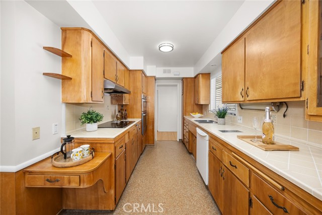 Detail Gallery Image 13 of 29 For 1526 Lynoak Dr, Claremont,  CA 91711 - 3 Beds | 2 Baths