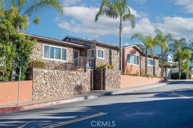 3616 Elm Avenue, Manhattan Beach, California 90266, 3 Bedrooms Bedrooms, ,2 BathroomsBathrooms,Residential,Sold,Elm,SB22239127