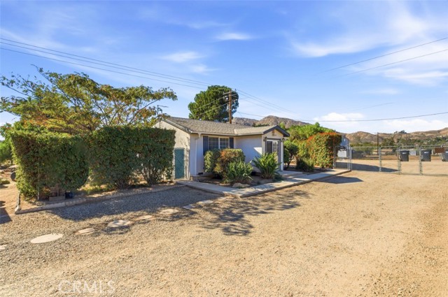 8876 Pigeon Pass, Moreno Valley CA: https://media.crmls.org/medias/a681bc65-82a6-4a2b-9836-127da5b6af40.jpg