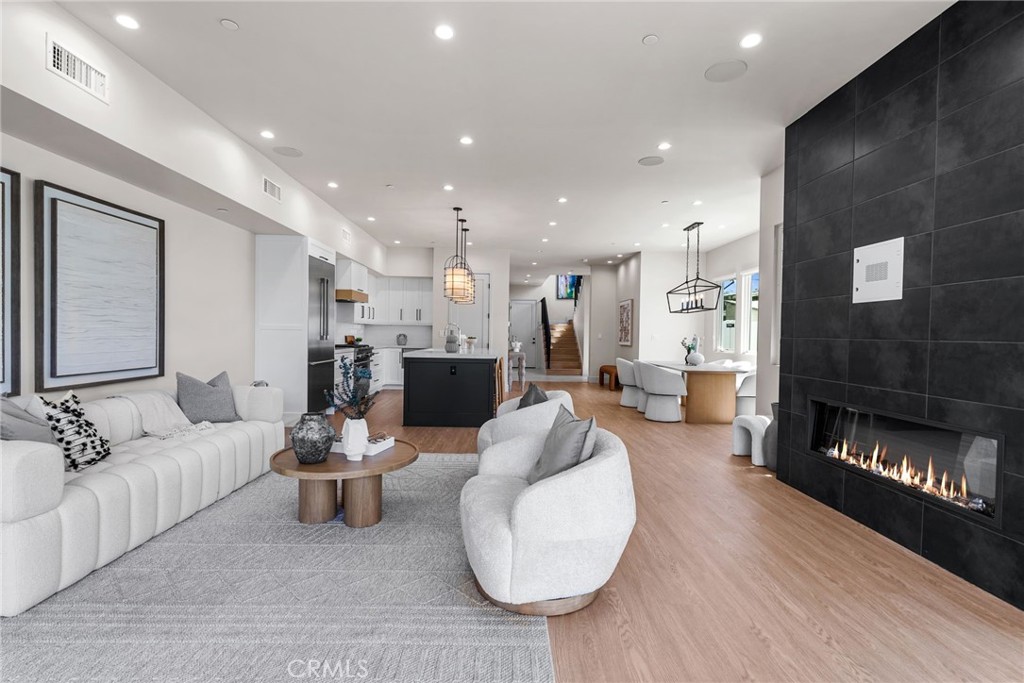 A6823fb9 Ad42 4b7f A9db E8a802e23de3