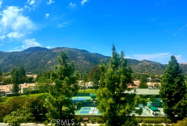 https://media.crmls.org/medias/a682b040-0b9f-44a1-9f2d-e2a6dd816816.jpg?preset=X-Large