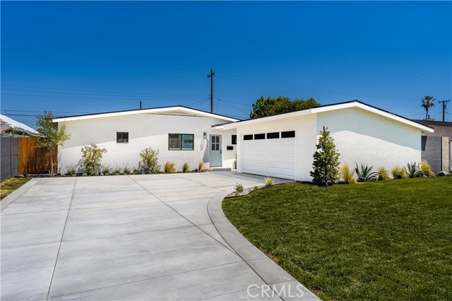 Detail Gallery Image 1 of 17 For 824 S Sylvan St, Anaheim,  CA 92804 - 3 Beds | 2 Baths