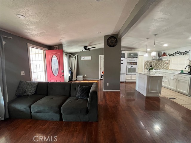 20683 Waalew Road, Apple Valley CA: https://media.crmls.org/medias/a68418b1-3698-43f8-ac56-e2684c21c01b.jpg