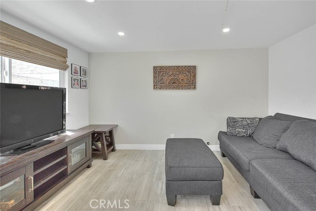 17401 Hood Court, Fountain Valley CA: https://media.crmls.org/medias/a684c895-ceb9-4fa2-83c7-aa64927f3a50.jpg