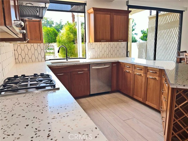 Detail Gallery Image 18 of 34 For 737 Inverness Dr, Rancho Mirage,  CA 92270 - 2 Beds | 2 Baths