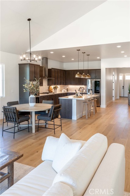 Detail Gallery Image 4 of 7 For 5710 Morning Glory Dr, Santa Maria,  CA 93455 - 4 Beds | 4/1 Baths