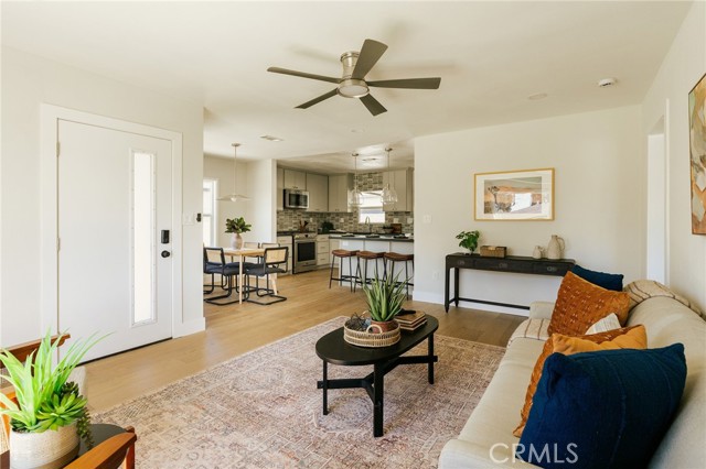 Detail Gallery Image 6 of 53 For 5837 E Gossamer St, Long Beach,  CA 90808 - 3 Beds | 2 Baths