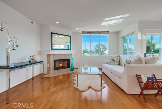 Detail Gallery Image 12 of 74 For 669 W 40th St #4,  San Pedro,  CA 90731 - 3 Beds | 2/1 Baths