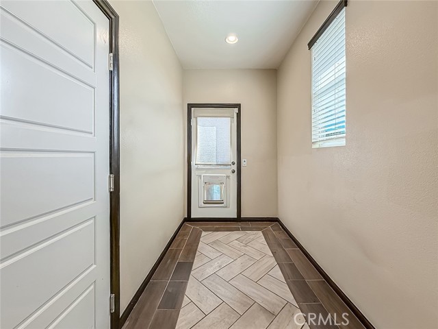 Image 17 of 49 For 458 Edgewood Drive