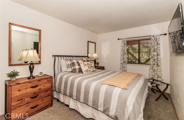 Detail Gallery Image 19 of 28 For 40744 Oakwoods, Shaver Lake,  CA 93664 - 2 Beds | 2 Baths