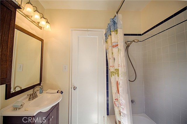 3402 Rindge Lane, Redondo Beach, California 90278, 3 Bedrooms Bedrooms, ,2 BathroomsBathrooms,Residential,Sold,Rindge,SB17059269
