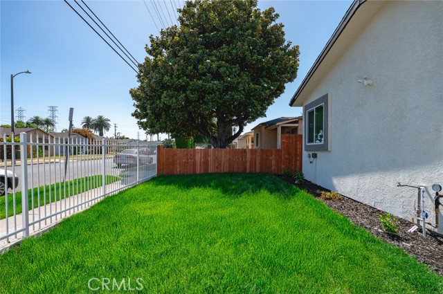 939 E 97th Street, Los Angeles CA: https://media.crmls.org/medias/a6864950-a03e-483c-9157-ae4ad3c0216d.jpg