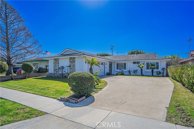 Detail Gallery Image 1 of 1 For 6202 Shelly Dr, Huntington Beach,  CA 92647 - 4 Beds | 2 Baths