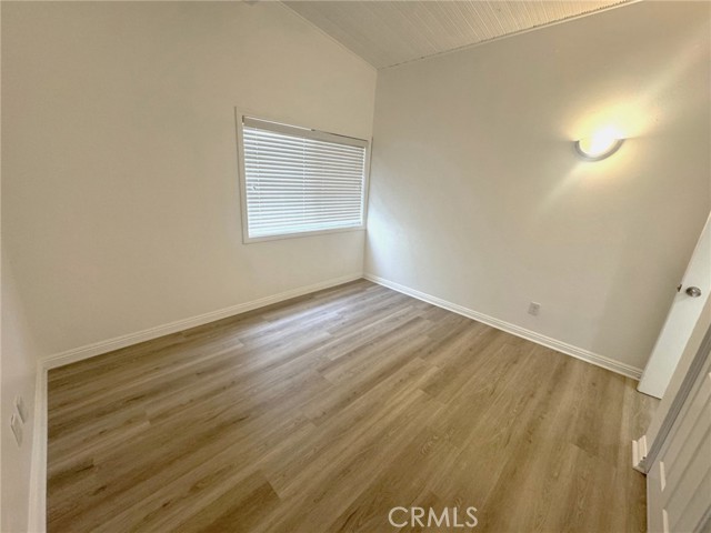 Detail Gallery Image 12 of 22 For 17731 Elkwood St, Reseda,  CA 91335 - 3 Beds | 2 Baths