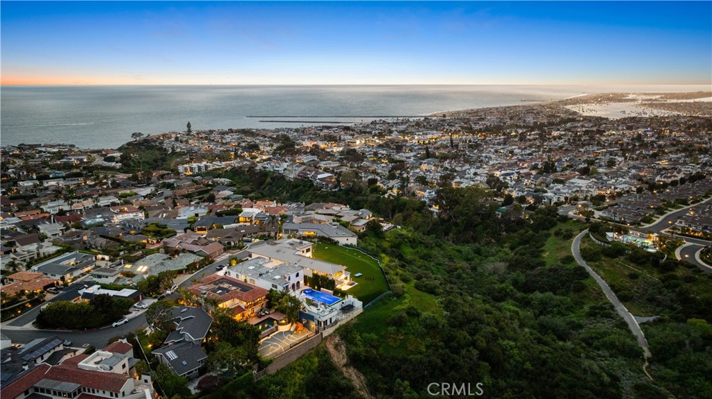 https://media.crmls.org/medias/a68a0d92-0d4f-4696-86a1-ae44fb19420a.jpg?preset=X-Large