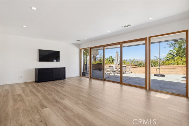 Detail Gallery Image 12 of 23 For 16347 Mandalay Dr, Encino,  CA 91436 - 4 Beds | 3 Baths