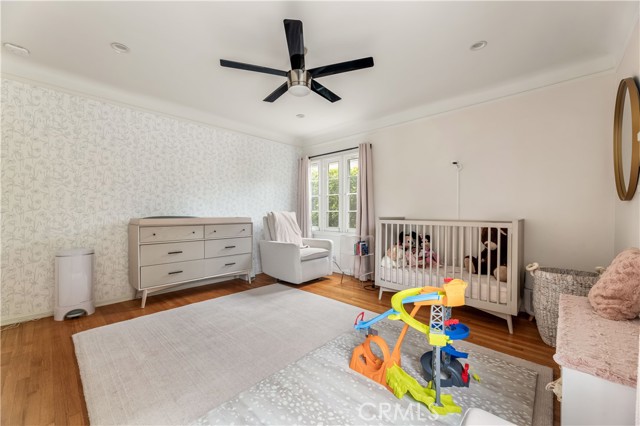 2818 S Holt Avenue, Los Angeles CA: https://media.crmls.org/medias/a68aee7a-c358-4fd7-90f0-e3281143b876.jpg