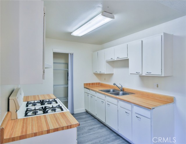 Detail Gallery Image 16 of 63 For 1066 N Orange St, Riverside,  CA 92501 - – Beds | – Baths