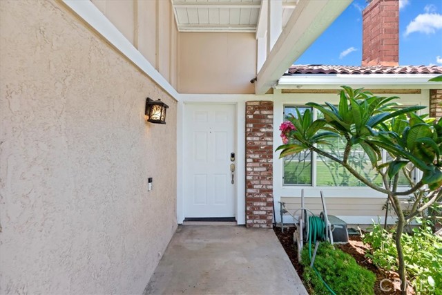 Detail Gallery Image 3 of 20 For 1249 Melville Dr, Riverside,  CA 92506 - 4 Beds | 2 Baths
