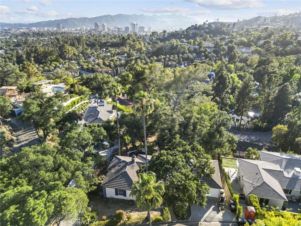 https://media.crmls.org/medias/a68c9b46-881d-43e2-a85c-5580fd9ccfde.jpg?preset=X-Large