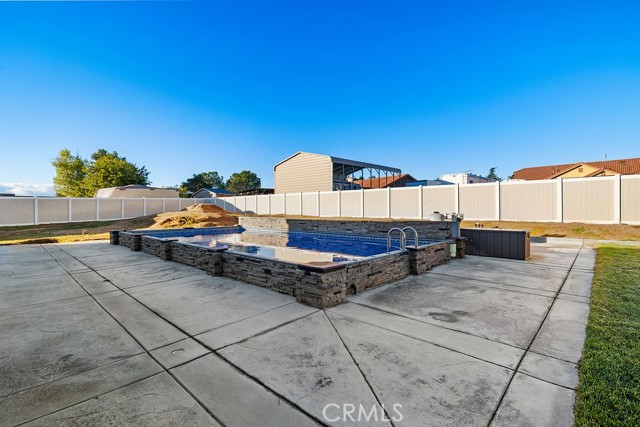 6834 Phoenix Court, Hesperia CA: https://media.crmls.org/medias/a68cdf7c-60d2-4b36-a112-5897dcf59863.jpg