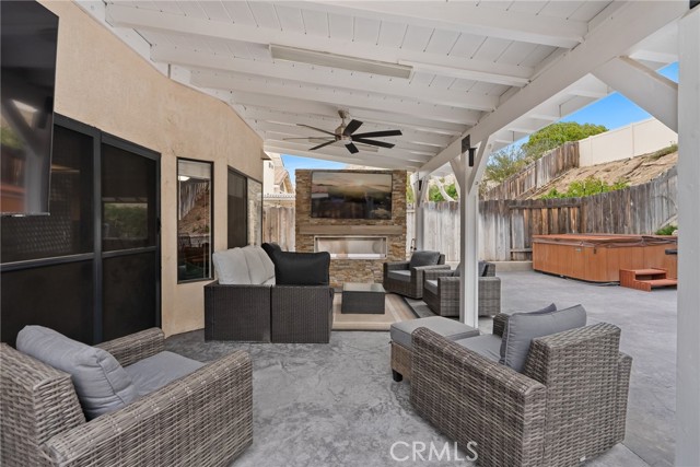 Detail Gallery Image 32 of 40 For 15621 Saul Ct, Canyon Country,  CA 91387 - 4 Beds | 3 Baths