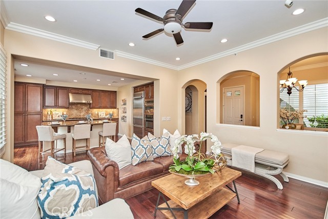 Detail Gallery Image 16 of 58 For 4002 Emerald Downs Dr, Yorba Linda,  CA 92886 - 3 Beds | 2/1 Baths