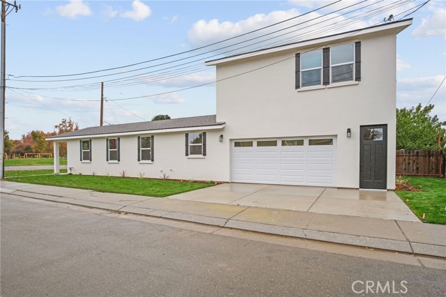 Detail Gallery Image 2 of 29 For 243 E 3rd St, Tracy,  CA 95376 - 4 Beds | 3 Baths