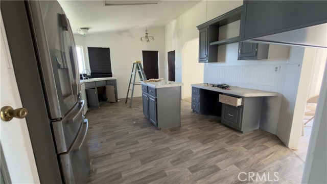 Image 22 of 53 For 18420 Decker