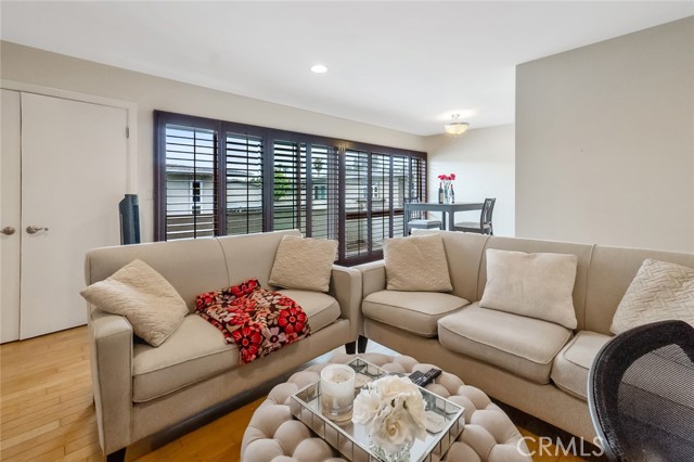 Detail Gallery Image 1 of 29 For 1720 Westcliff Dr #10,  Newport Beach,  CA 92660 - 1 Beds | 1 Baths