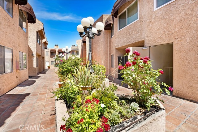 8020 Langdon Avenue, Van Nuys CA: https://media.crmls.org/medias/a68fa80f-6482-42cc-92a4-2b9c18cc966e.jpg