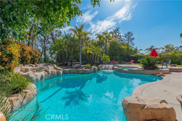 Detail Gallery Image 3 of 35 For 27860 Mount Shasta Way, Yorba Linda,  CA 92887 - 5 Beds | 3/1 Baths