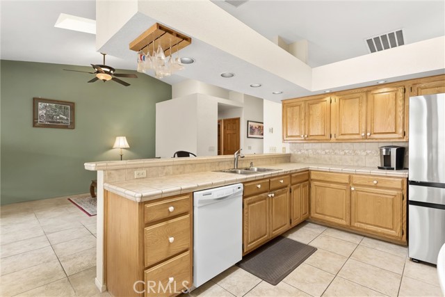 Detail Gallery Image 14 of 48 For 9551 Congressional, Desert Hot Springs,  CA 92240 - 2 Beds | 2 Baths