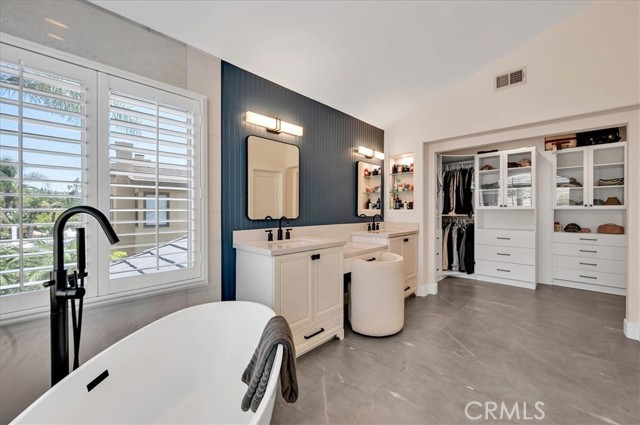 712 S Lost Canyon Road, Anaheim Hills CA: https://media.crmls.org/medias/a690bc1f-4b0a-4026-a42a-7a63ca2453e1.jpg