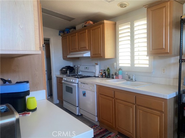 Detail Gallery Image 10 of 27 For 1250 N Kirby St #132,  Hemet,  CA 92545 - 2 Beds | 2 Baths