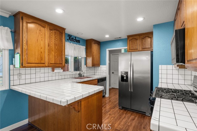 Detail Gallery Image 6 of 27 For 1048 Bluecrest St, Corona,  CA 92882 - 3 Beds | 2 Baths