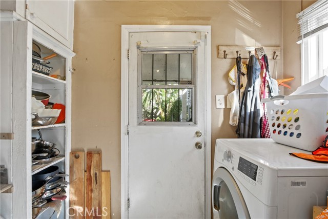 Detail Gallery Image 5 of 11 For 305 E 52nd St, Long Beach,  CA 90805 - 2 Beds | 1 Baths