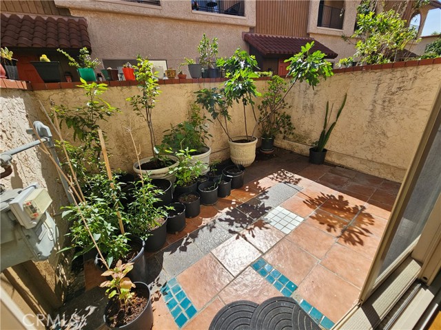 Detail Gallery Image 2 of 69 For 1711 Grismer Ave #52,  Burbank,  CA 91504 - 3 Beds | 3 Baths