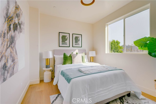 712 N Chestnut Avenue, Los Angeles CA: https://media.crmls.org/medias/a6932a55-f436-43a4-9a59-2918d6a864bb.jpg