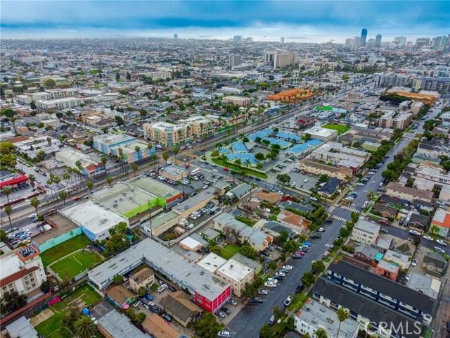 1640 Locust Avenue, Long Beach CA: https://media.crmls.org/medias/a6939e43-80bd-4a23-935e-a2872ee155ae.jpg