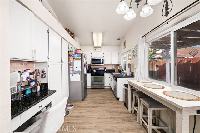 Detail Gallery Image 9 of 31 For 11355 Larchwood, Fontana,  CA 92337 - 3 Beds | 2 Baths