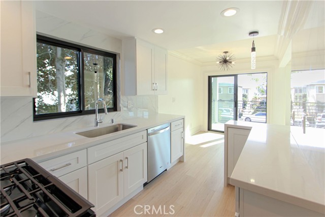 Detail Gallery Image 12 of 34 For 420 Cypress Dr #420,  Laguna Beach,  CA 92651 - 2 Beds | 2 Baths